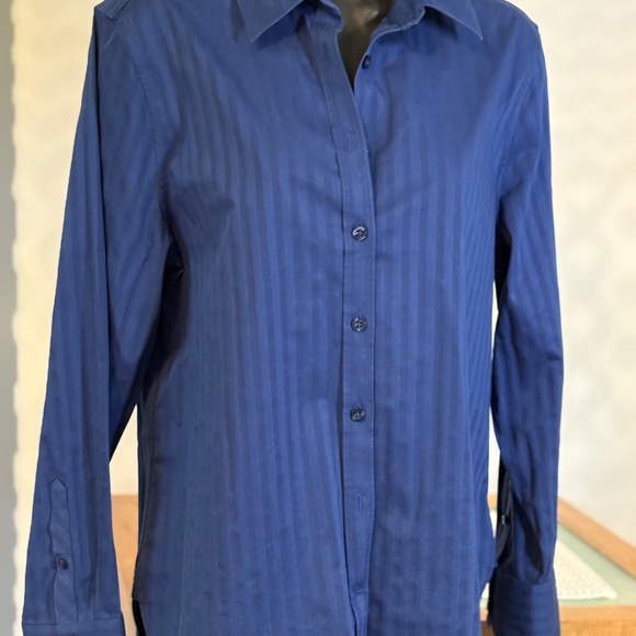 Chico's Women's NWT Royal Blue Long Sleeve Non-Iron shirt - Picture 5 of 5